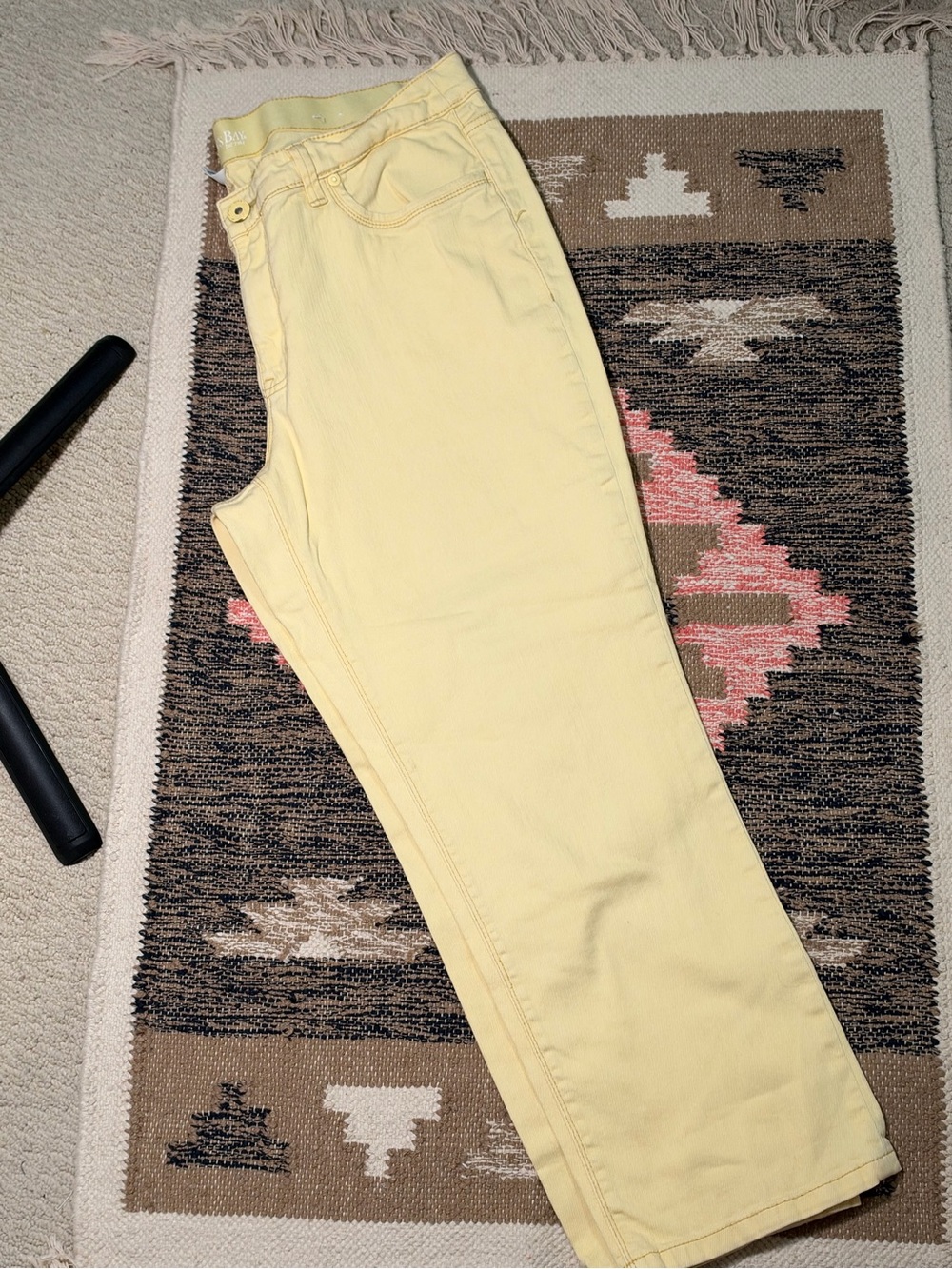 St. John’s Bay Pale Yellow Stretch Straight Leg Jeans Women’s 14